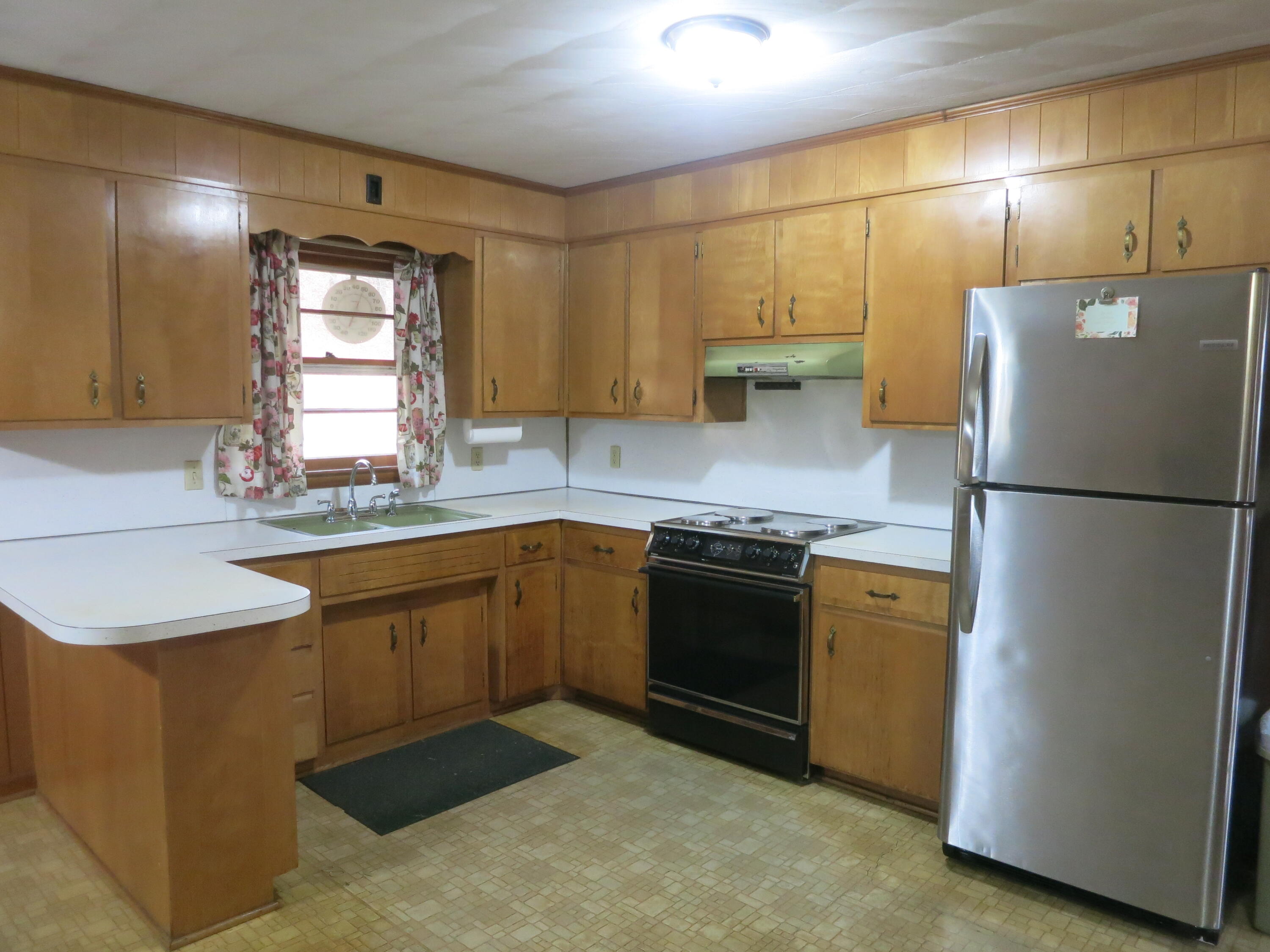 4423 Pitzer Road Roanoke, VA 24014 - Photo 9 of 40 9 Kitchen