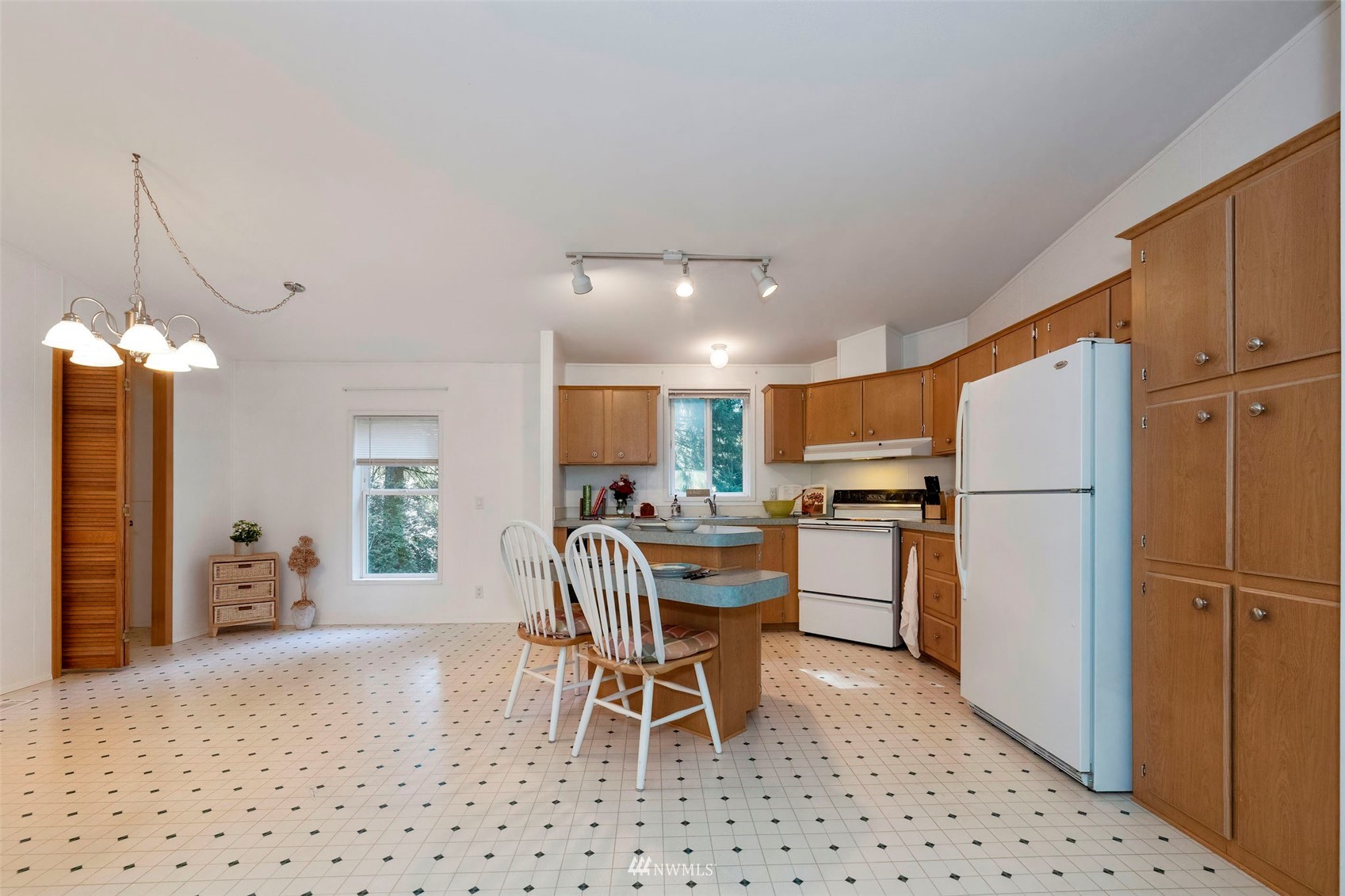 206 Southeast Rim Lane Port Orchard, WA 98367 - Photo 12 of 36 Gallery Image 12