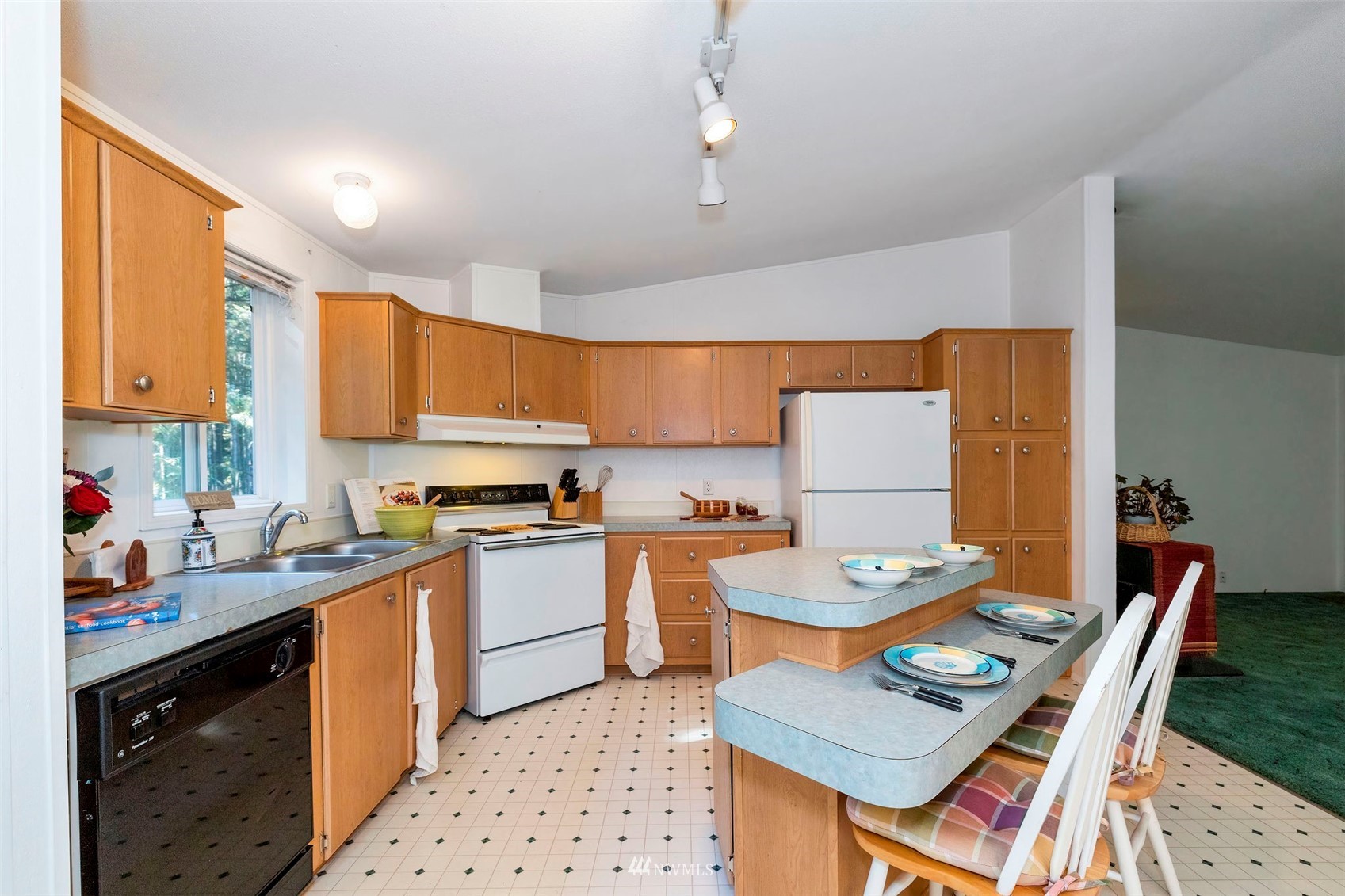 206 Southeast Rim Lane Port Orchard, WA 98367 - Photo 10 of 36 Gallery Image 10