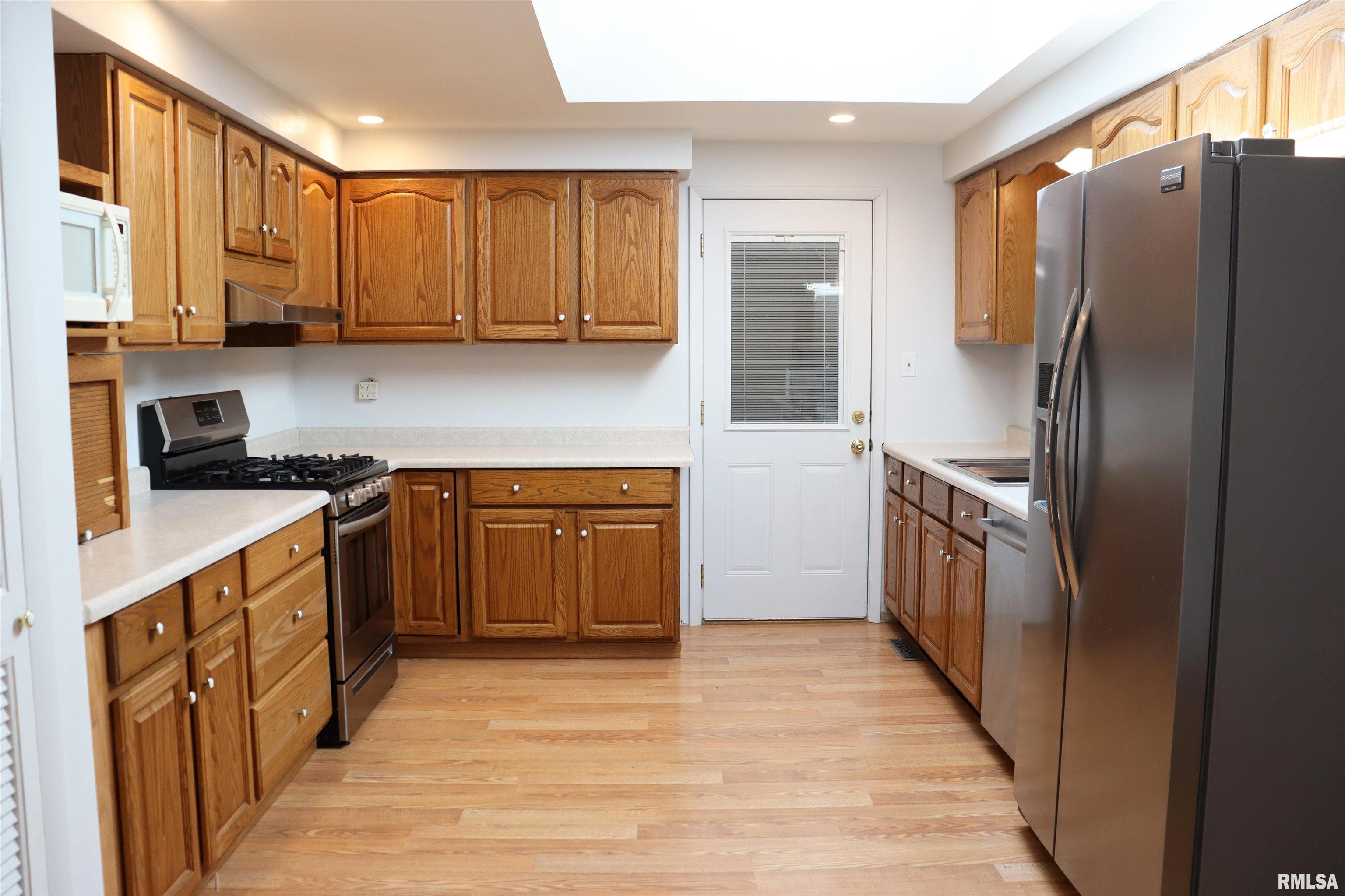 1508 Springfield Road East Peoria, IL 61611 - Photo 7 of 35 Gallery Image 7