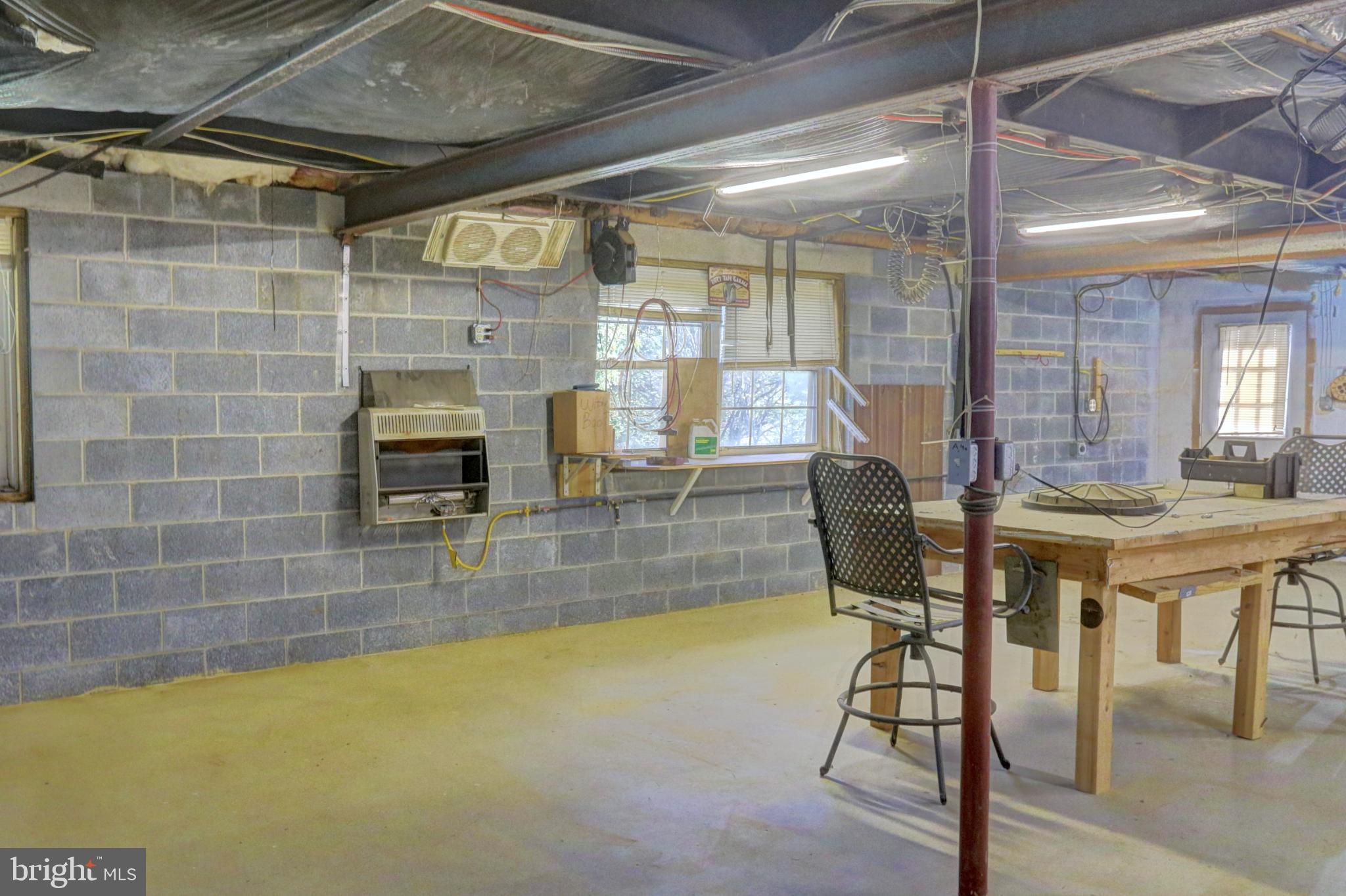 15792 Cross Mill Road Felton, PA 17322 - Photo 33 of 33 a view of a dining room with furniture