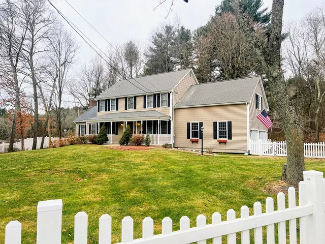 $775,000 | 1565 West Street, Wrentham, MA 02093