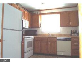 42 A Magnolia Road Manahawkin, NJ 08050 - Photo 3 of 3