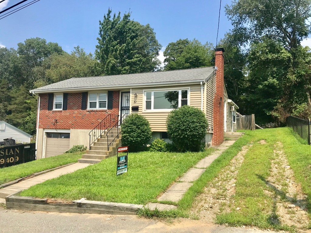31 Sunflower Road Holbrook, MA 02343 - Photo 1 of 5 Gallery Image 1