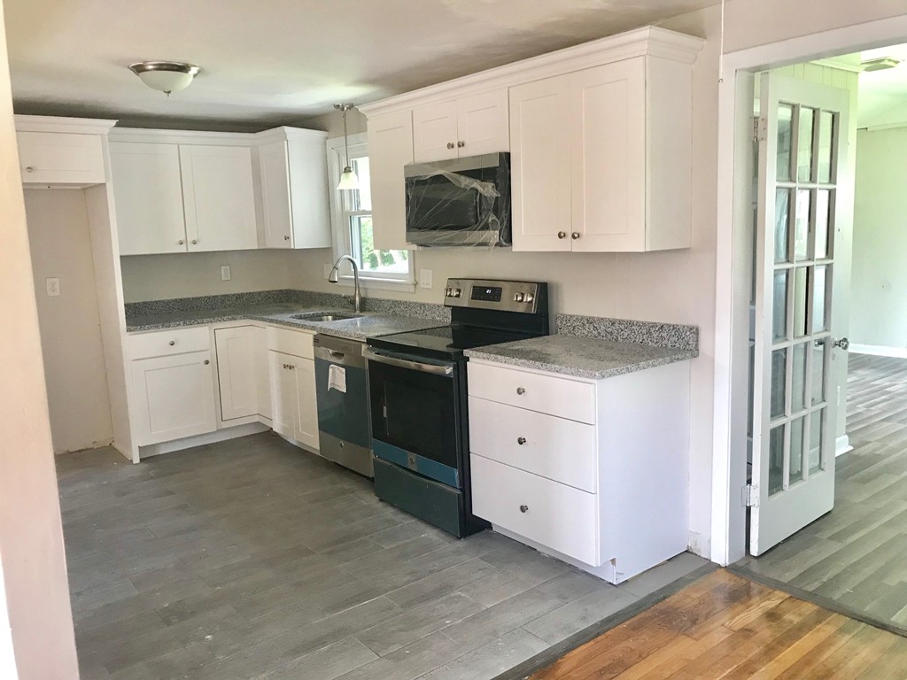 31 Sunflower Road Holbrook, MA 02343 - Photo 2 of 5 Gallery Image 2