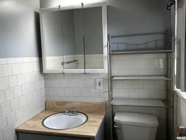 $159,900 | 606 West Hall Drive, Jacksonville, IL 62650