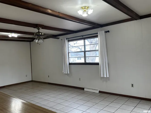 $159,900 | 606 West Hall Drive, Jacksonville, IL 62650