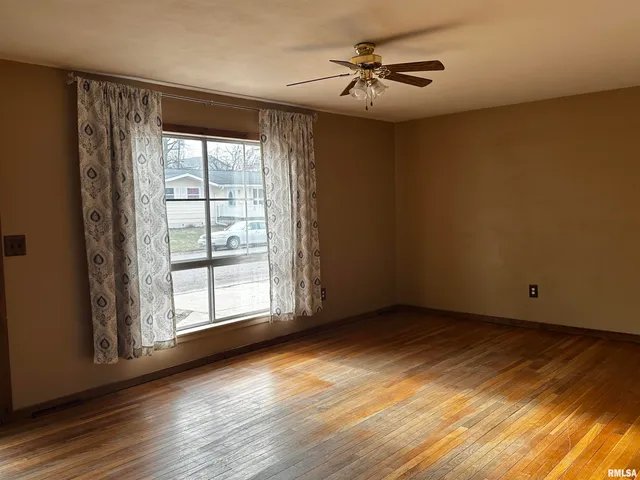 $159,900 | 606 West Hall Drive, Jacksonville, IL 62650