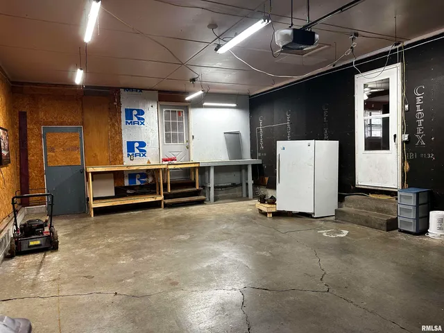 $159,900 | 606 West Hall Drive, Jacksonville, IL 62650