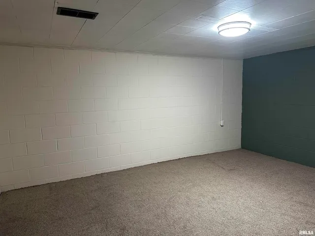 $159,900 | 606 West Hall Drive, Jacksonville, IL 62650