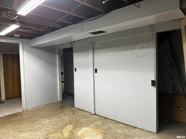 $159,900 | 606 West Hall Drive, Jacksonville, IL 62650