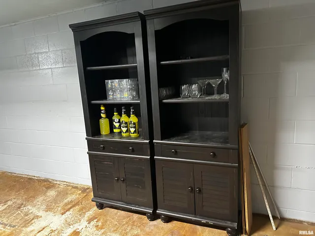 $159,900 | 606 West Hall Drive, Jacksonville, IL 62650