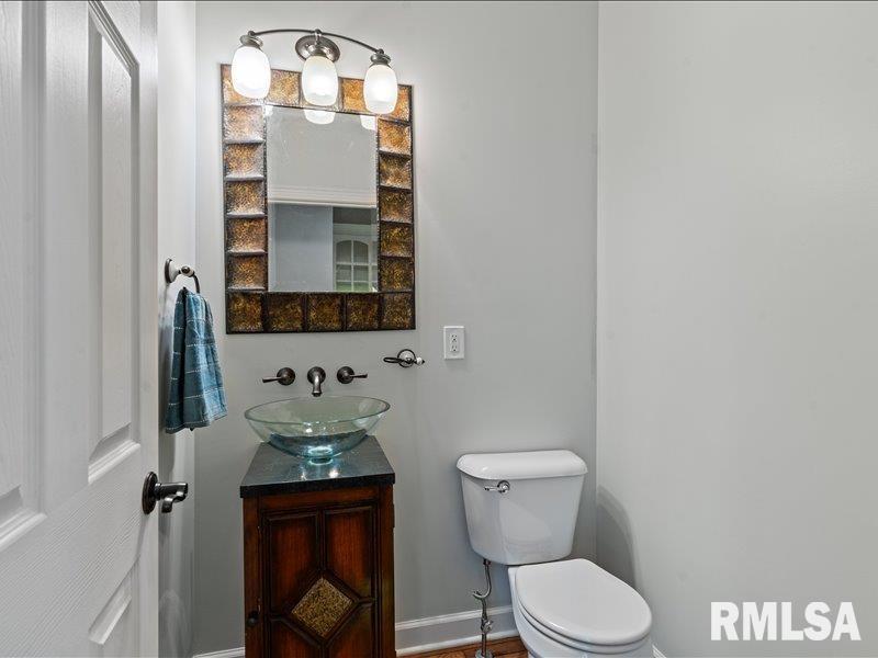 6800 Ridges Court Bettendorf, IA 52722 - Photo 12 of 59