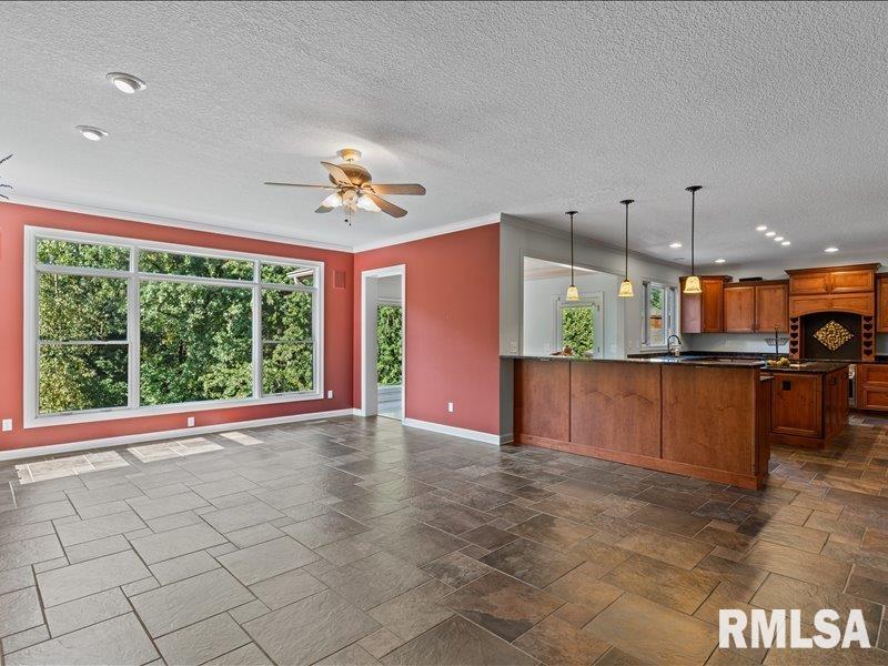 6800 Ridges Court Bettendorf, IA 52722 - Photo 15 of 59