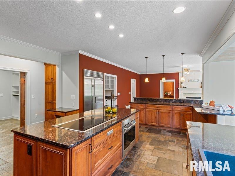 6800 Ridges Court Bettendorf, IA 52722 - Photo 19 of 59