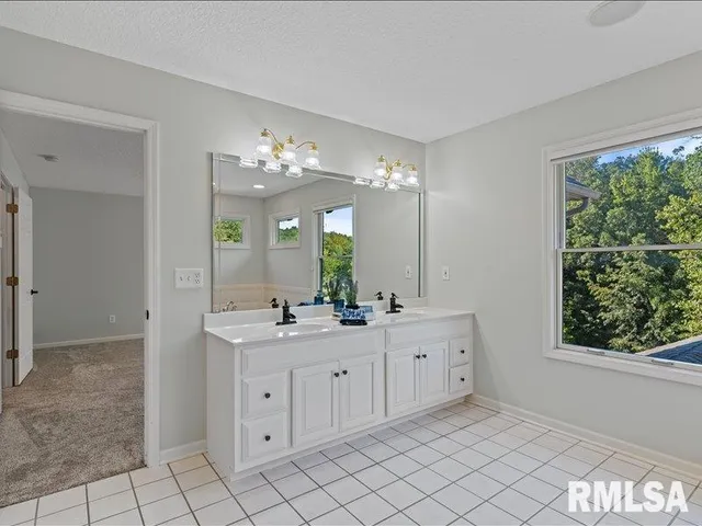 $759,000 | 6800 Ridges Court, Bettendorf, IA 52722