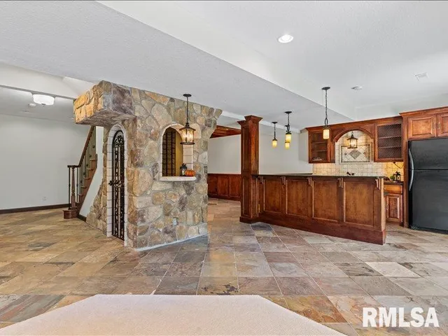 $759,000 | 6800 Ridges Court, Bettendorf, IA 52722