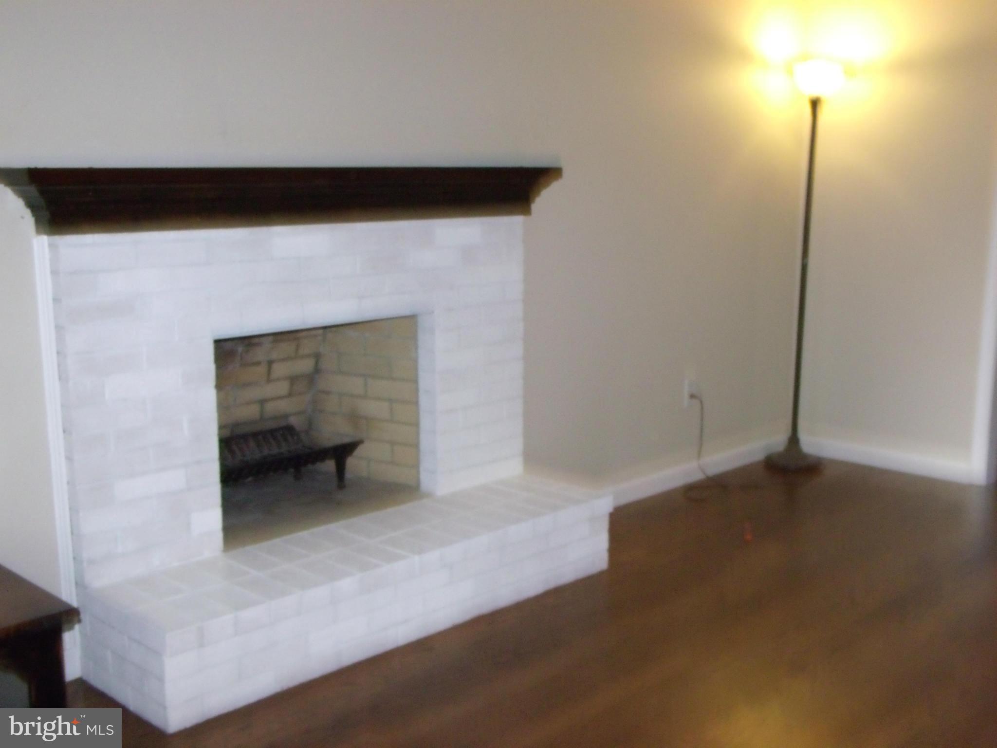 733 Magnolia Road Edgewood, MD 21040 - Photo 14 of 28 Living Room