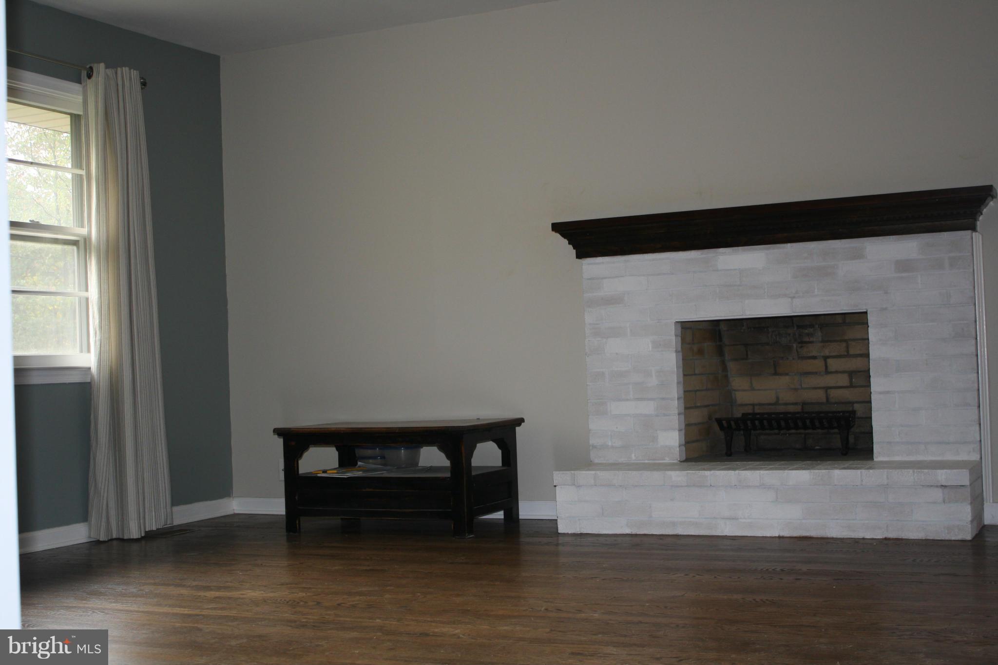 733 Magnolia Road Edgewood, MD 21040 - Photo 15 of 28 Living Room