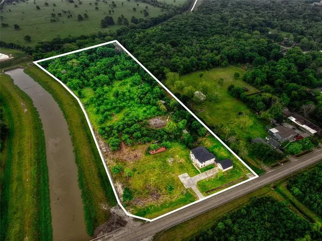 $850,000 | 7812 Wade Road, Baytown, TX 77521