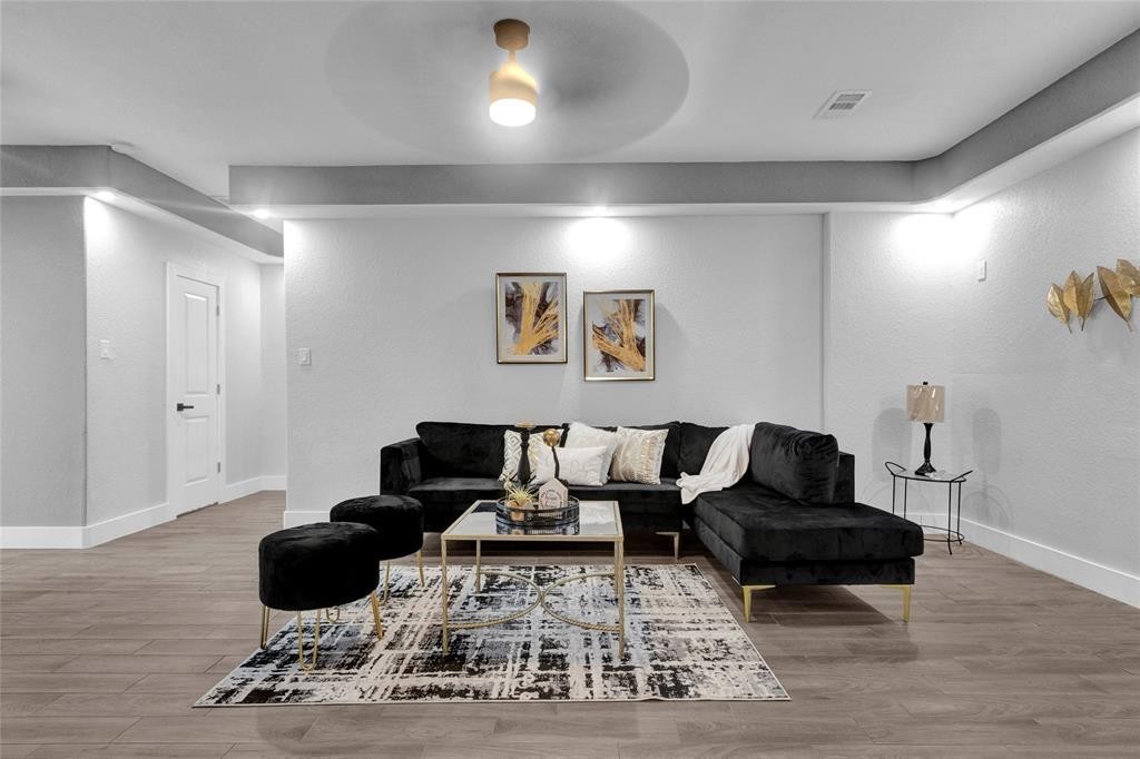 7812 Wade Road Baytown, TX 77521 - Photo 7 of 32