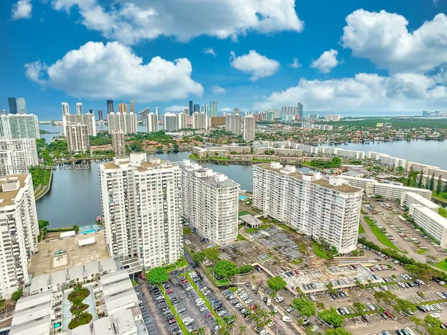 a picture of city view