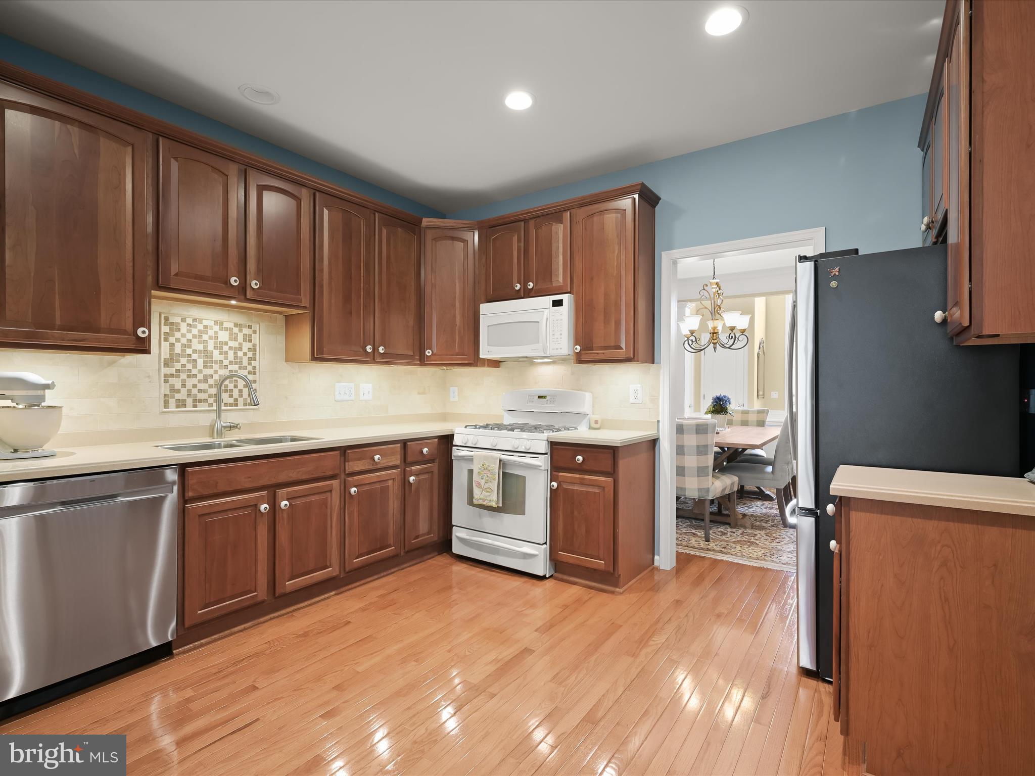 8214 Academy Road, Unit 25 Ellicott City, MD 21043 - Photo 19 of 64 Newer stainless steel refrigerator & dishwasher