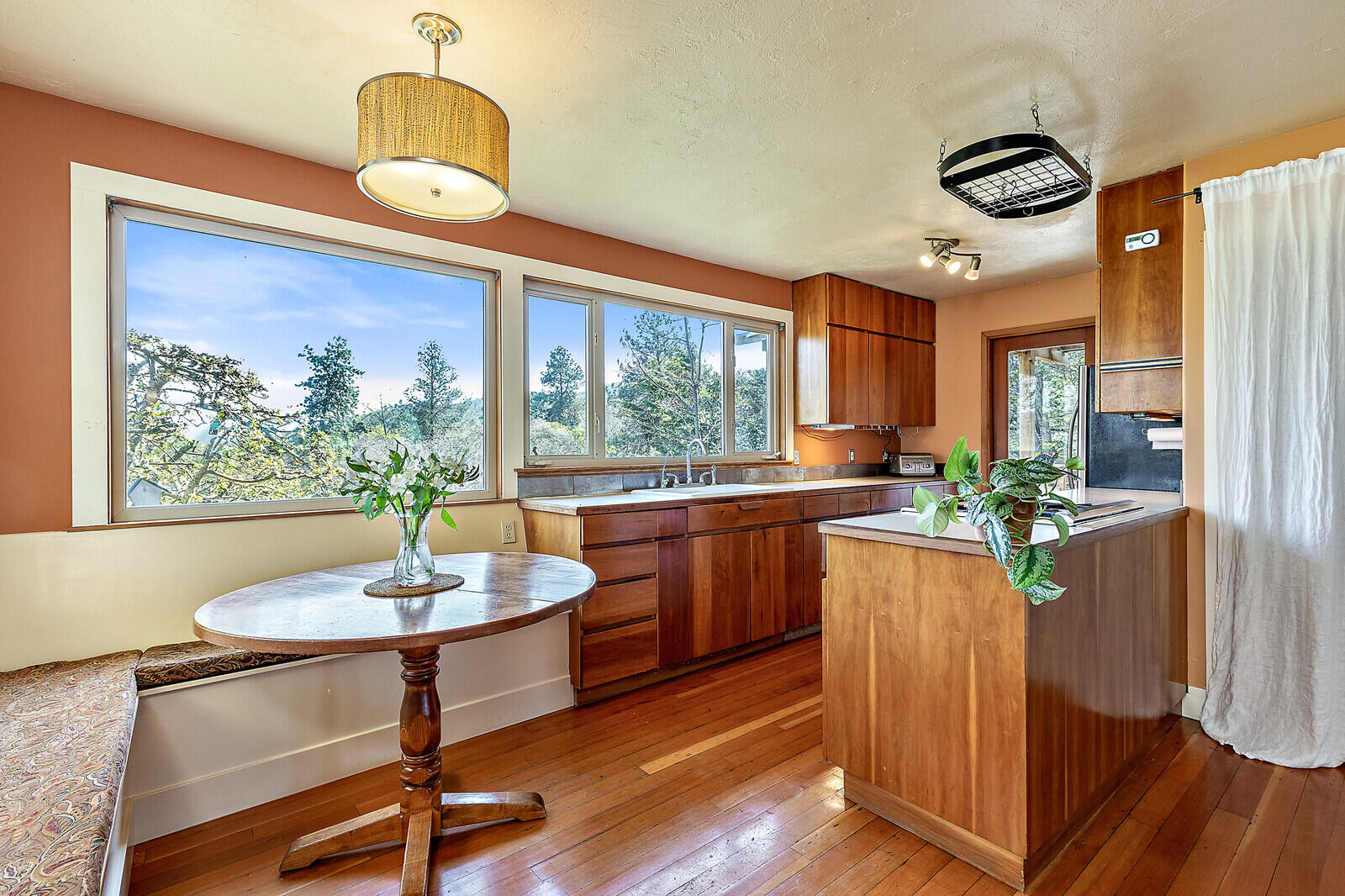 7017 Dark Hollow Road Medford, OR 97501 - Photo 14 of 74 22_DH_22_mls