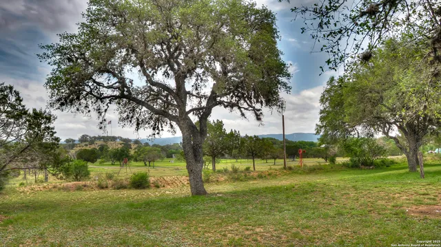 $1,200,000 | 4143 South South U Highway, Leakey, TX 78873