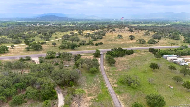 $1,200,000 | 4143 South South U Highway, Leakey, TX 78873