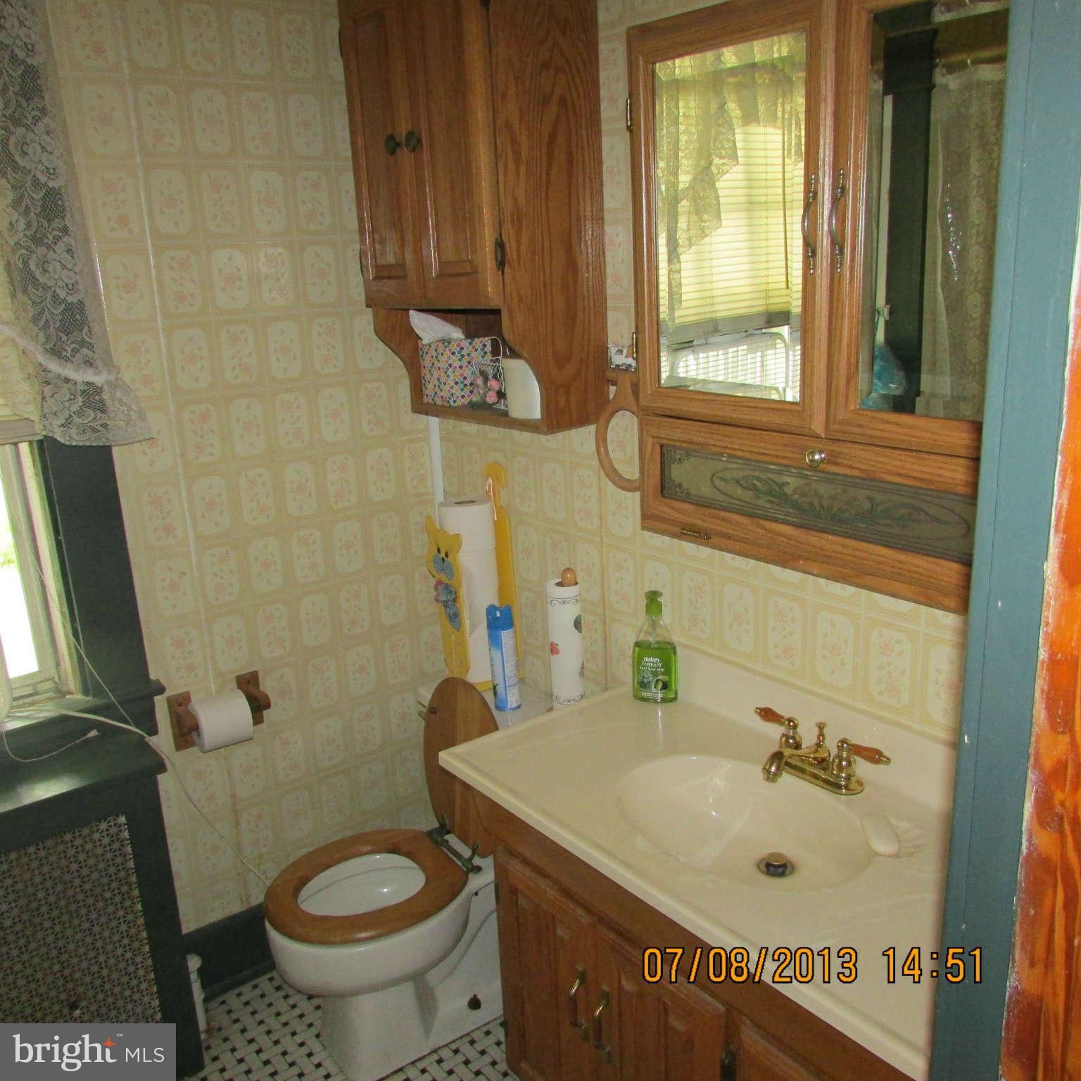 404 Frankle Street Baltimore, MD 21225 - Photo 10 of 28 Bath
