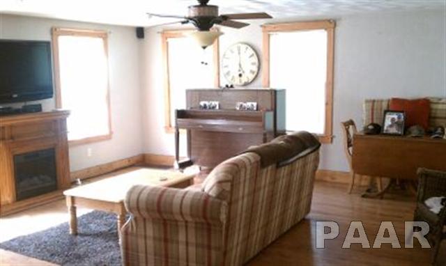 18728 West Farmington Road Trivoli, IL 61569 - Photo 4 of 9