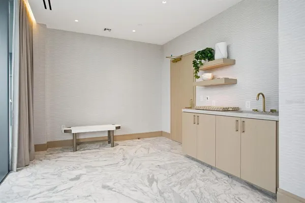 $13,500 | 3015 South Ysabella Avenue, Unit 1202, Tampa, FL 33629