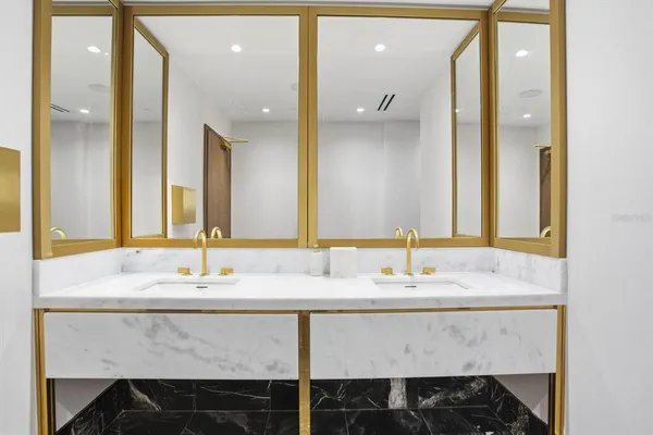 $13,500 | 3015 South Ysabella Avenue, Unit 1202, Tampa, FL 33629