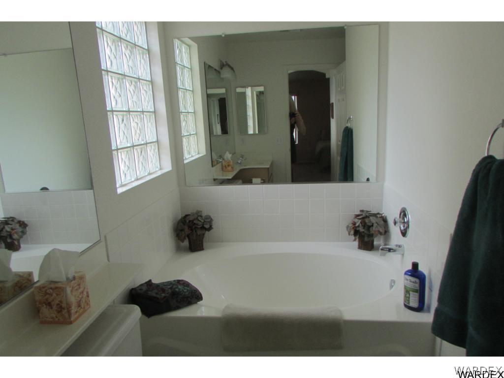 4219 Mercer Road Bullhead City, AZ 86429 - Photo 19 of 32 Master Bath