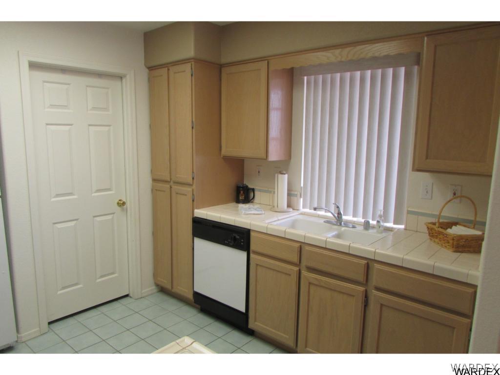 4219 Mercer Road Bullhead City, AZ 86429 - Photo 10 of 32 Gallery Image 10