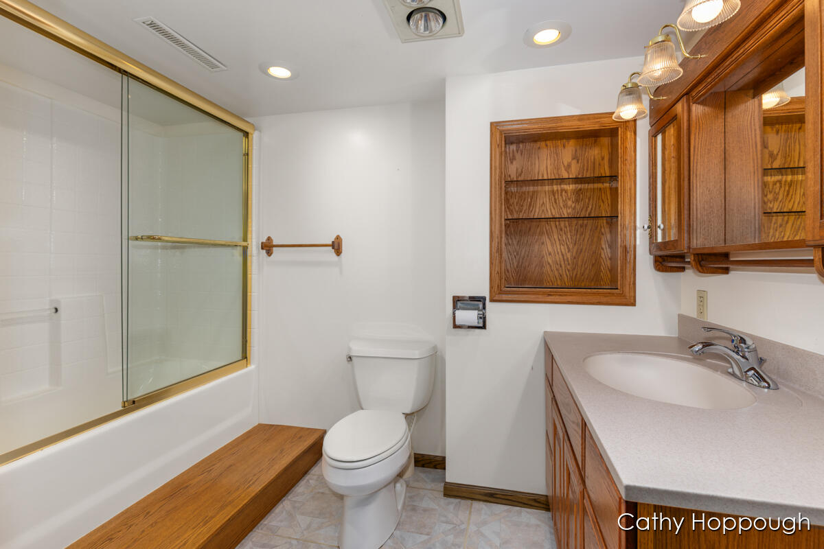 1100 Hayes Road Muir, MI 48860 - Photo 26 of 46 IMG_1025