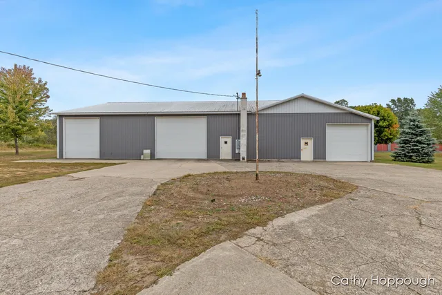 $425,000 | 1100 Hayes Road, Muir, MI 48860