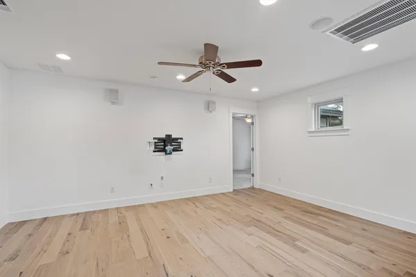 $8,000 | 5415 Woodview Avenue, Austin, TX 78756