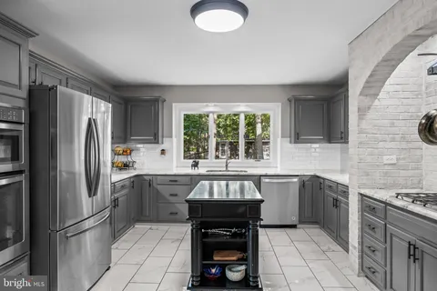 $925,000 | 555 McKendimen Road, Medford, NJ 08055