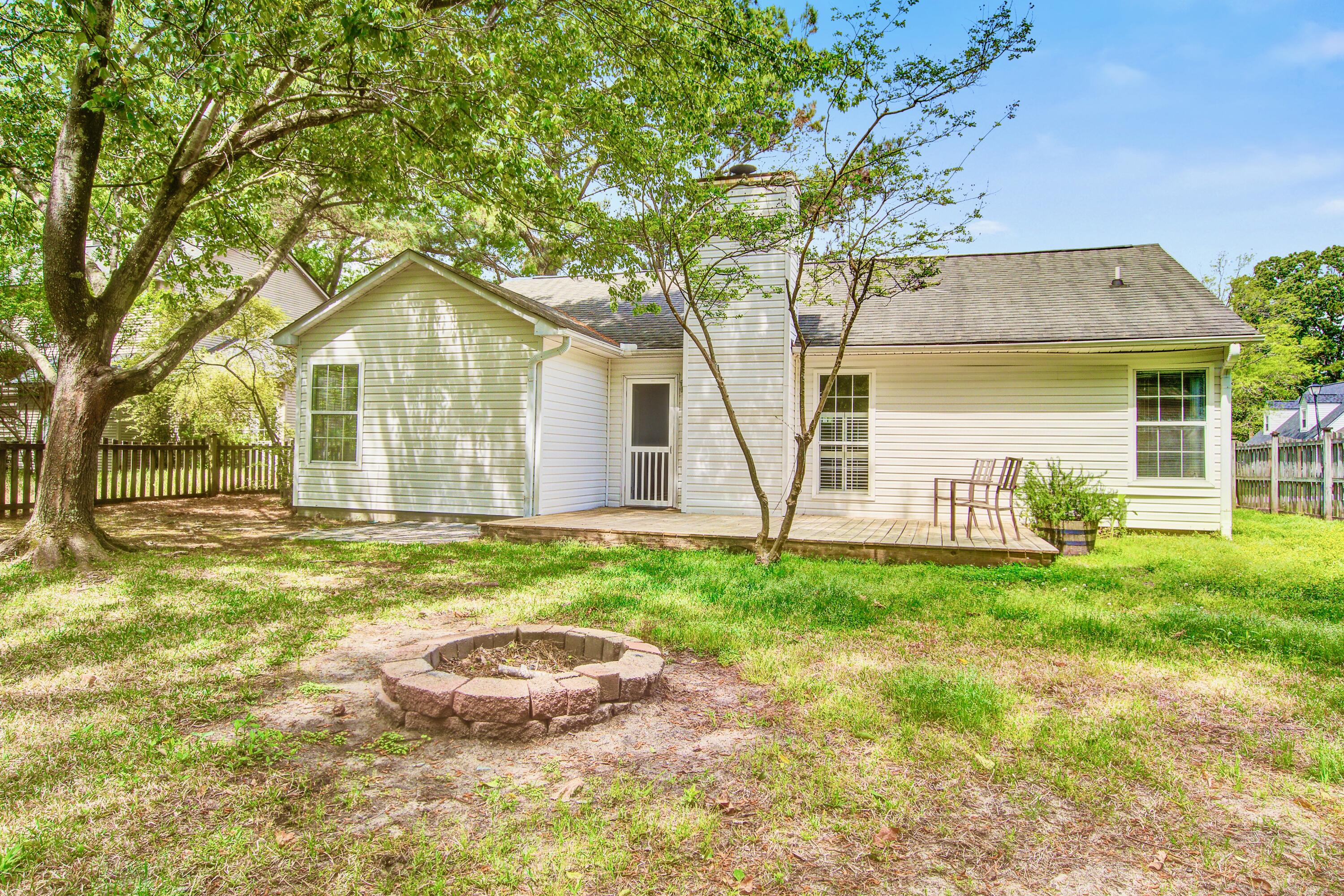 1708 Eallystockert Road Charleston, SC 29414 - Photo 26 of 28 Backyard
