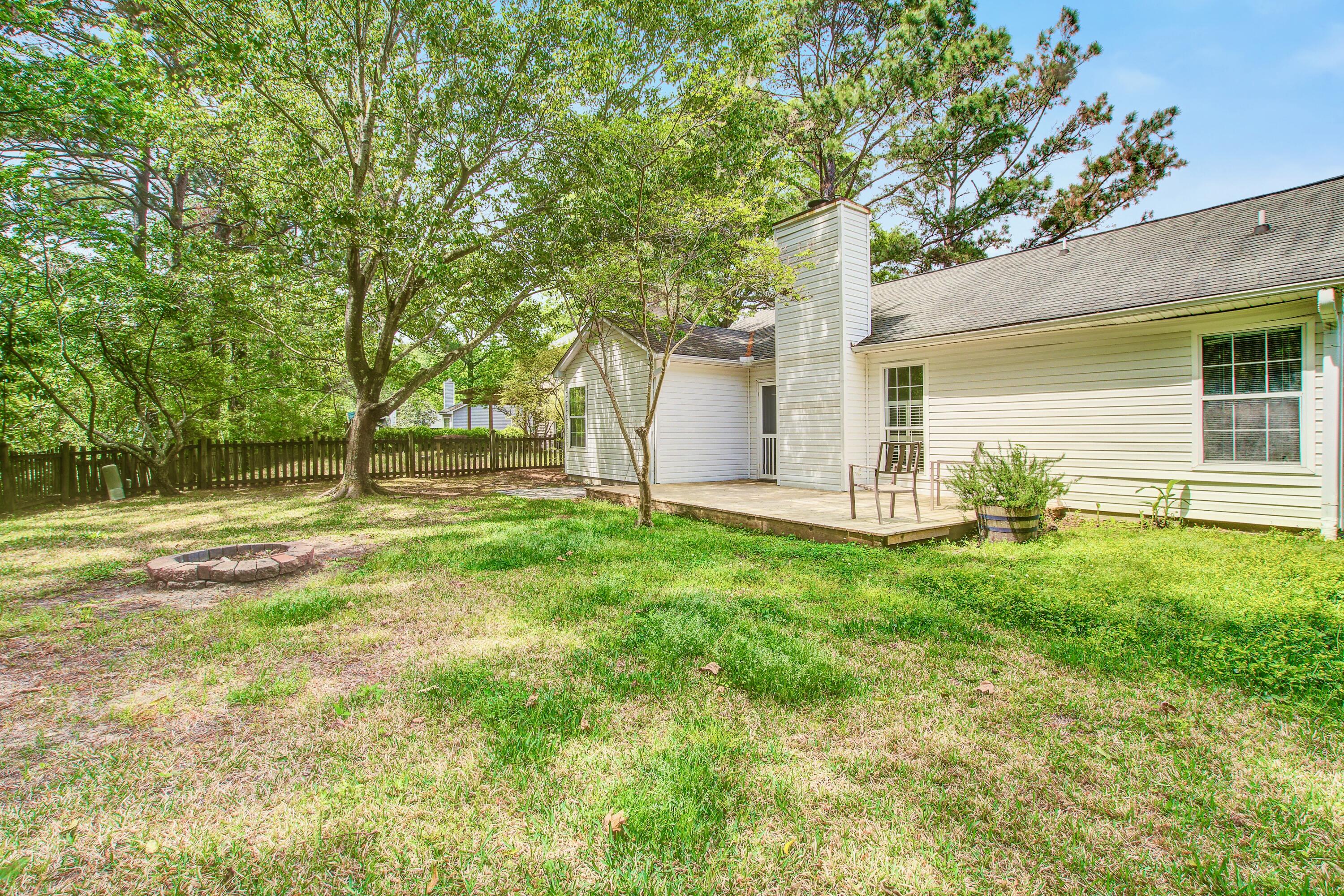 1708 Eallystockert Road Charleston, SC 29414 - Photo 27 of 28 Backyard