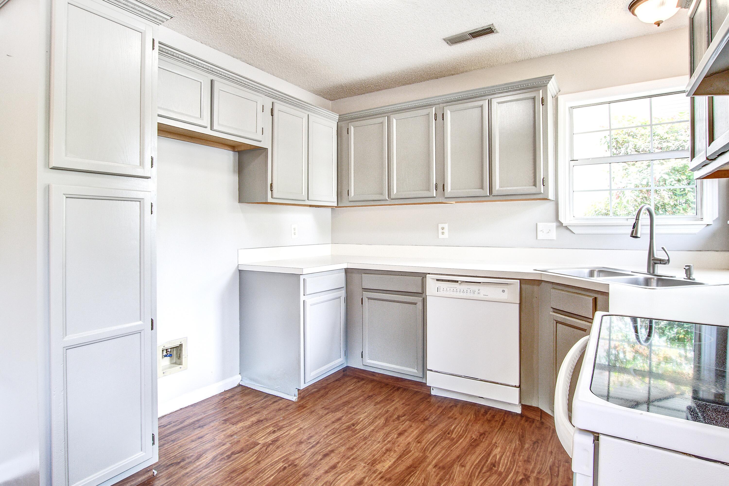 1708 Eallystockert Road Charleston, SC 29414 - Photo 7 of 28 1708 Eallystockert - 7 of 31