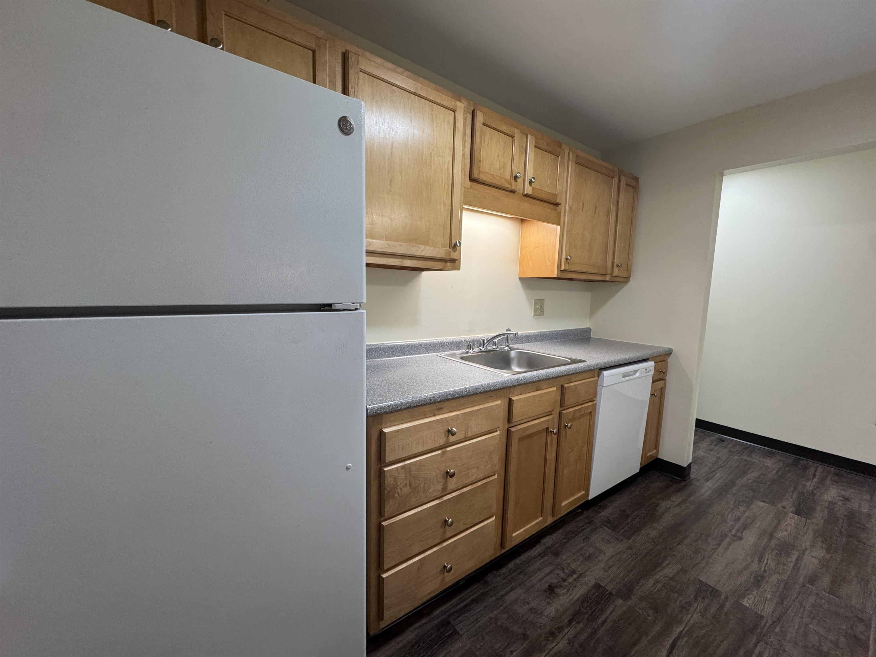 101 Eastern Avenue, Unit 202 Manchester, NH 03104 - Photo 14 of 56