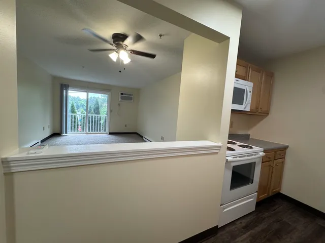 $1,837 | 101 Eastern Avenue, Unit 202, Manchester, NH 03104