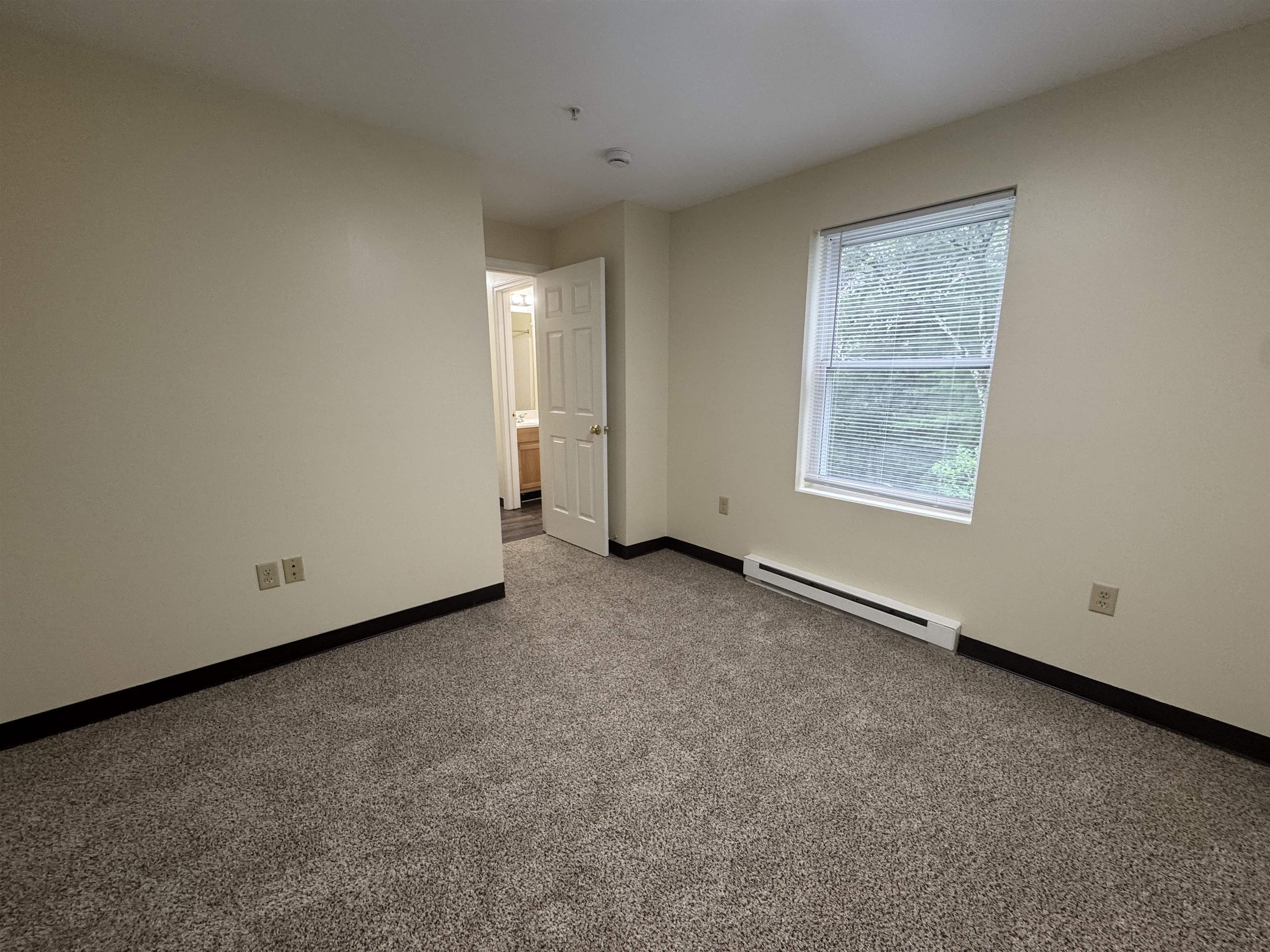 101 Eastern Avenue, Unit 202 Manchester, NH 03104 - Photo 23 of 56