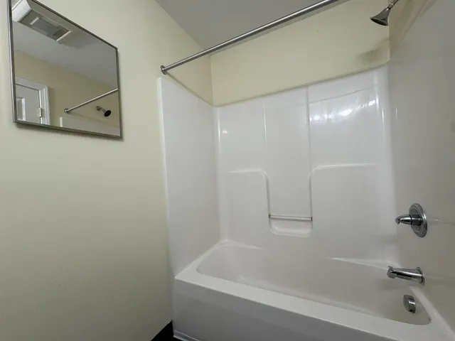 $1,837 | 101 Eastern Avenue, Unit 202, Manchester, NH 03104