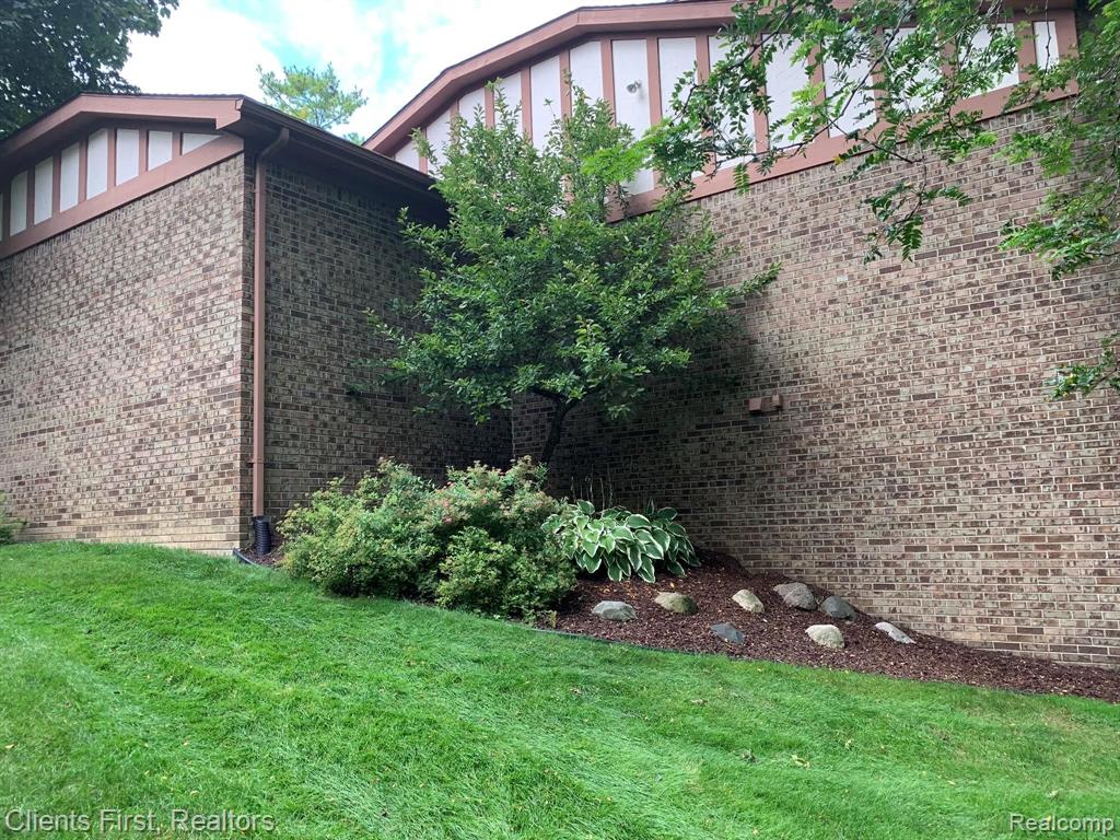 31231 Country Ridge Circle Farmington Hills, MI 48331 - Photo 9 of 73
