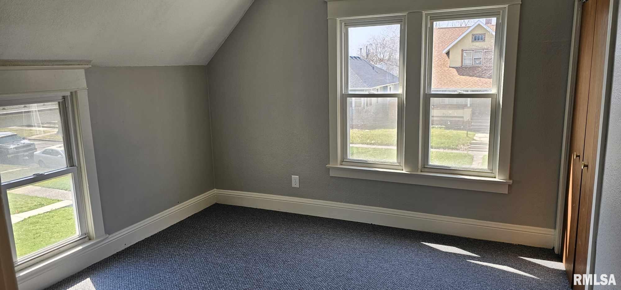 2006 3rd Street Moline, IL 61265 - Photo 3 of 10 Gallery Image 3