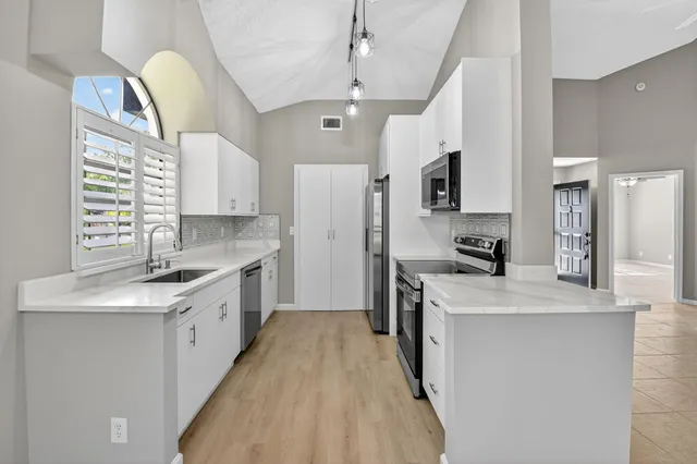 $175,000 | 8041 Aberdeen Drive, Unit 202, Boynton Beach, FL 33472